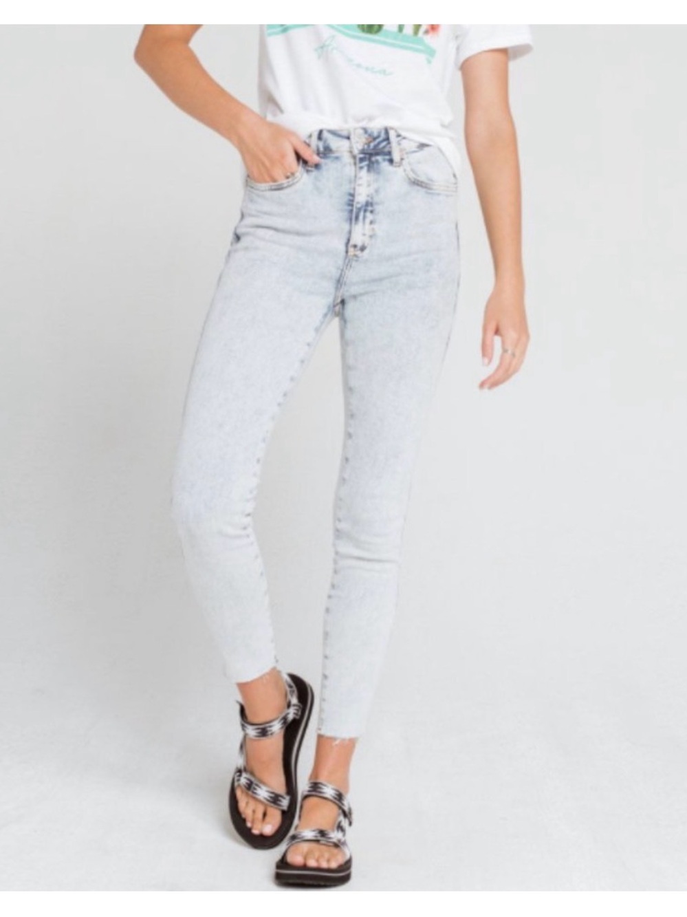 FREE PEOPLE SIZE 26 HIGH RISE STRETCHY light acid Wash Skinny Jeans - Picture 2 of 5